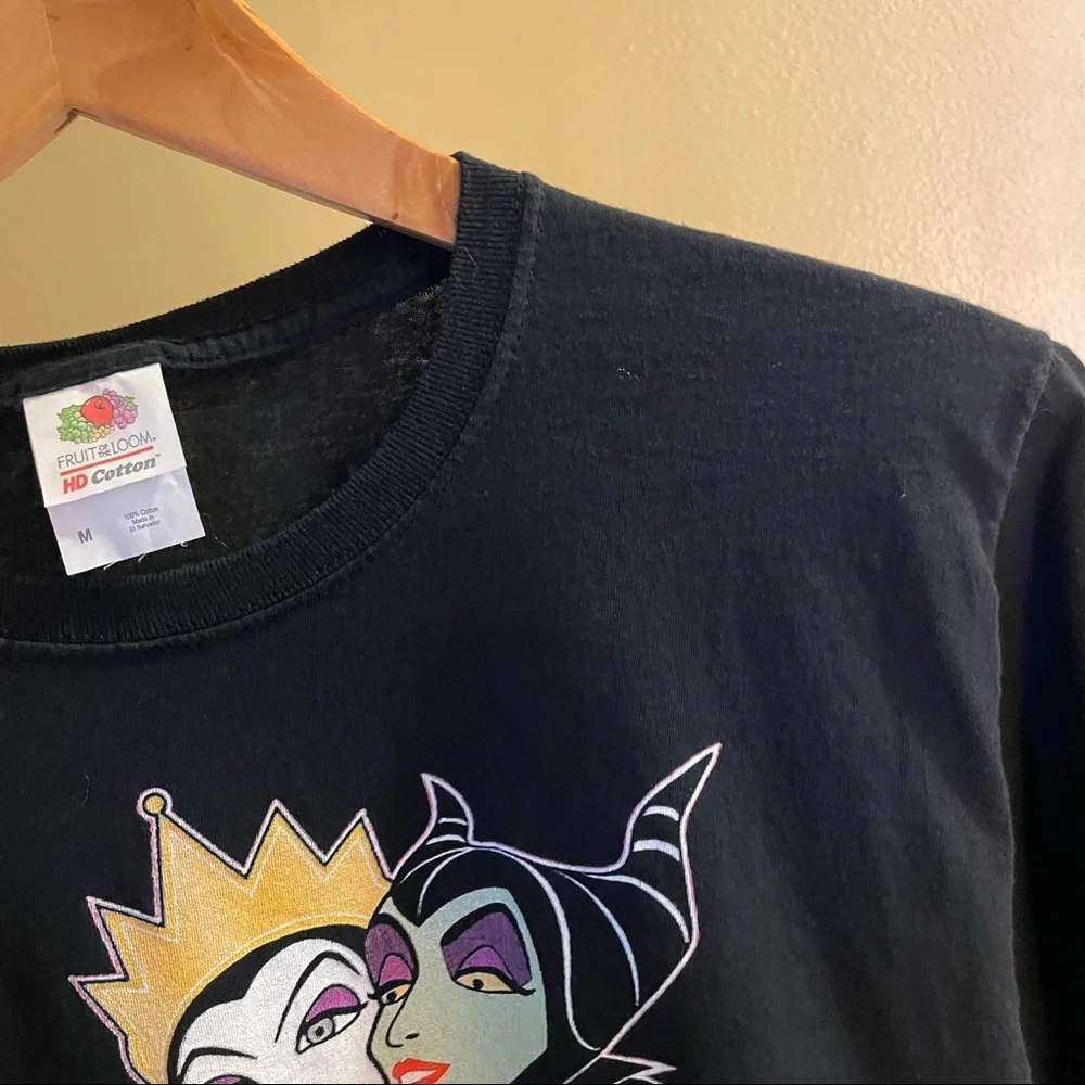 Disney Villains Black Graphic Tee Maleficent Queen Grimhilde Selfie Shirt - Picture 5 of 5